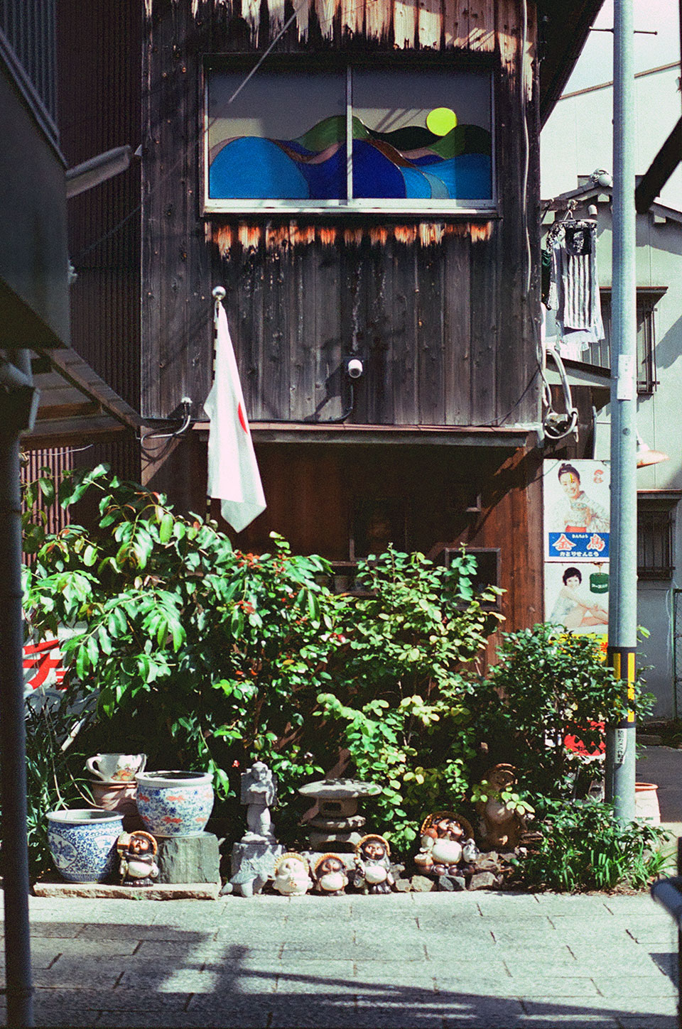 As Seen in An Alleyway (in Osaka) / 570.